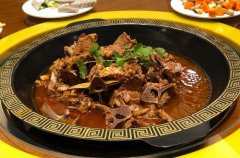 羊蝎子火锅加盟店排行榜：芦月轩、老冯烤羊蝎子、龙泉居…