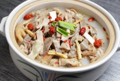 武汉火锅鸡加盟店连锁有哪些？捞旺盛哥胡椒猪肚鸡、成老灶火锅鸡…